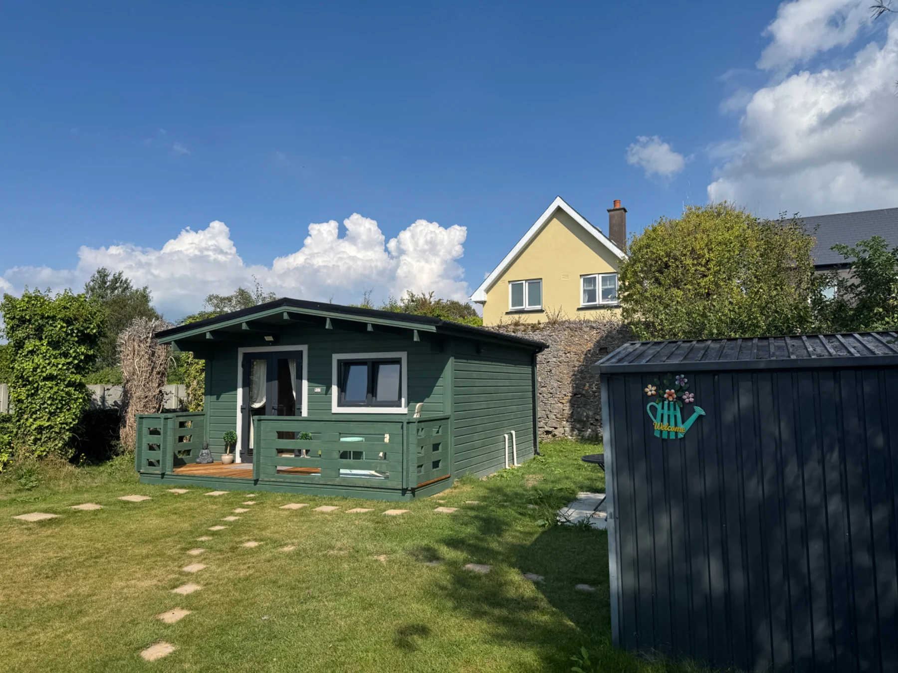 The Quiet Corner garden cabin exterior
